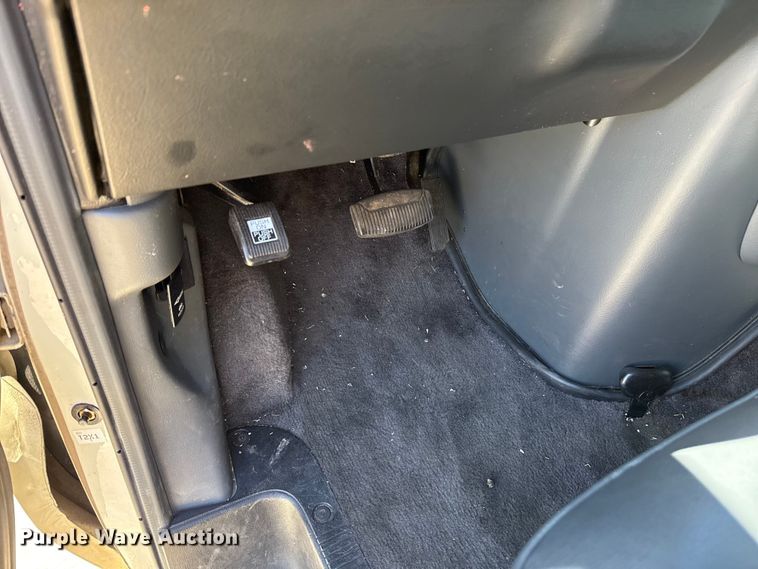 image for item DR1000 1992 Ford E350 van