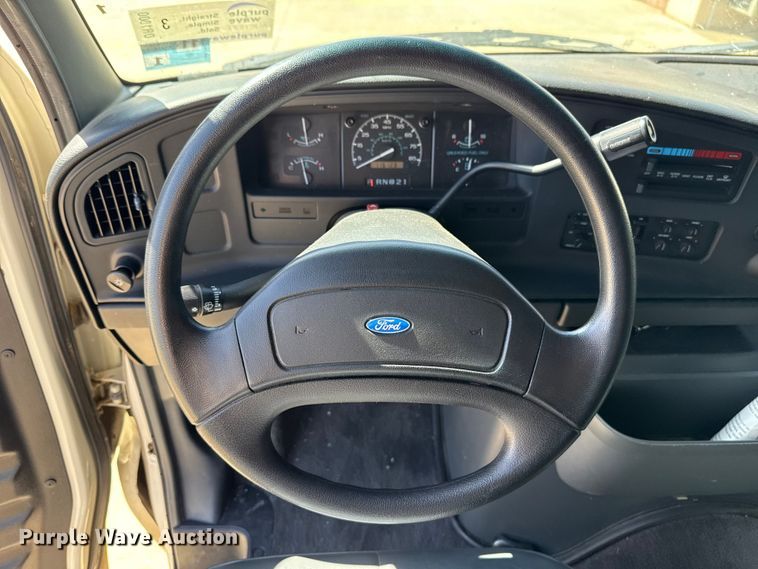 image for item DR1000 1992 Ford E350 van