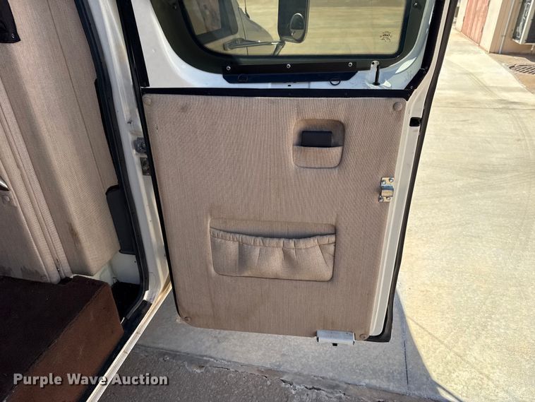 image for item DR1000 1992 Ford E350 van