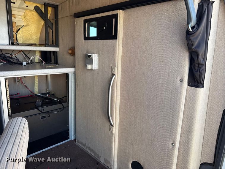 image for item DR1000 1992 Ford E350 van