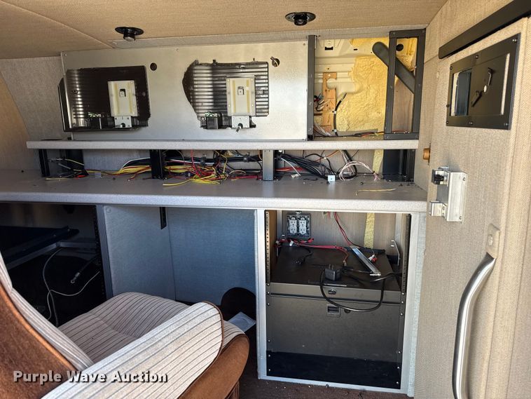 image for item DR1000 1992 Ford E350 van