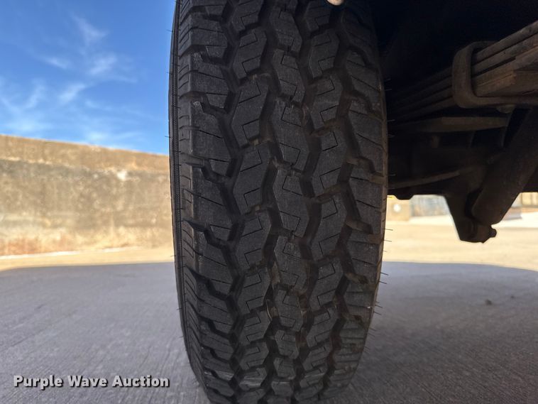 image for item DR1000 1992 Ford E350 van