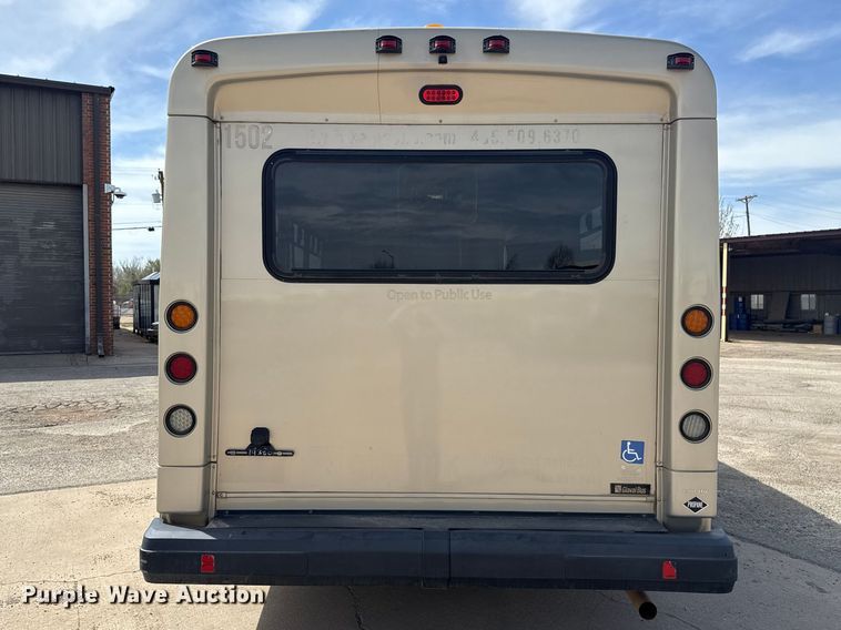 image for item DR1007 2016 Ford E450 shuttle bus