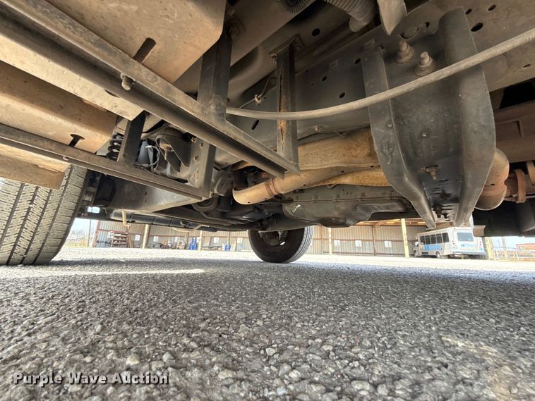 image for item DR1007 2016 Ford E450 shuttle bus