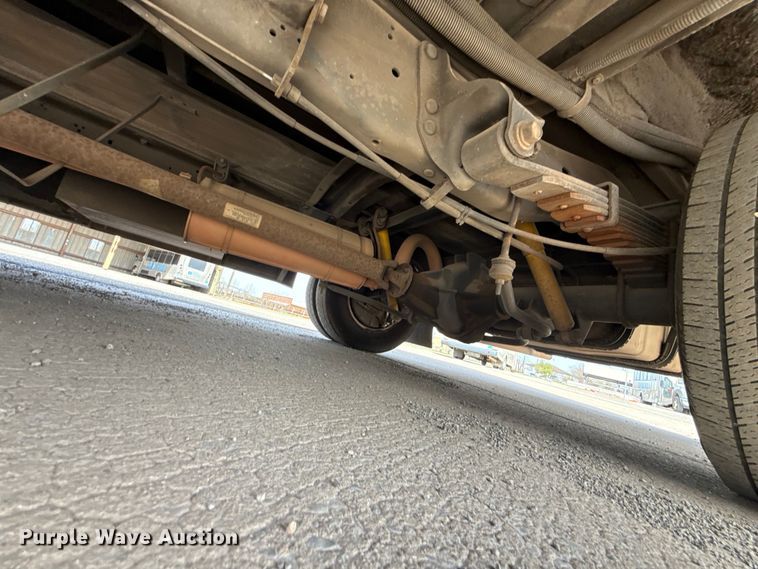 image for item DR1007 2016 Ford E450 shuttle bus