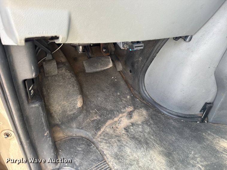 image for item DR1007 2016 Ford E450 shuttle bus