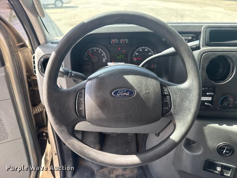 image for item DR1007 2016 Ford E450 shuttle bus