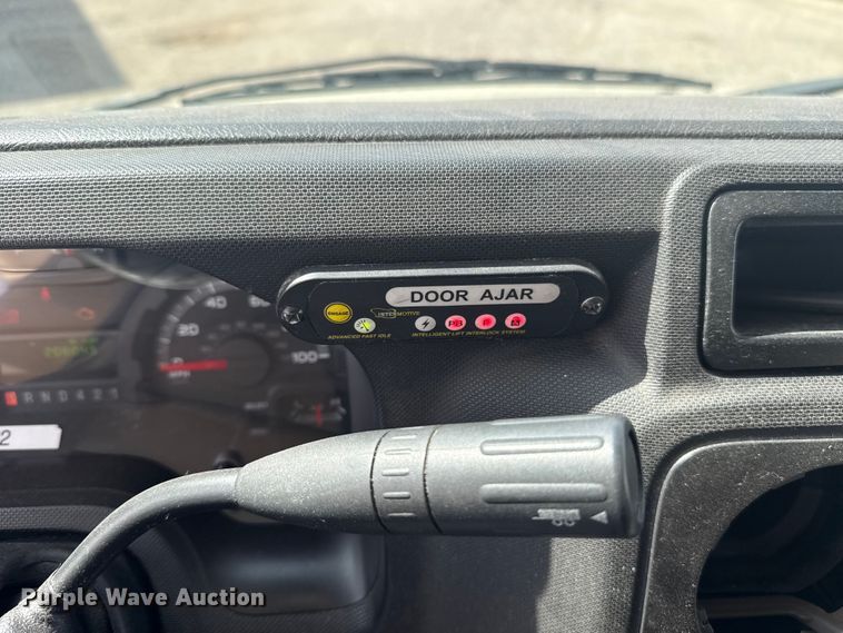 image for item DR1007 2016 Ford E450 shuttle bus