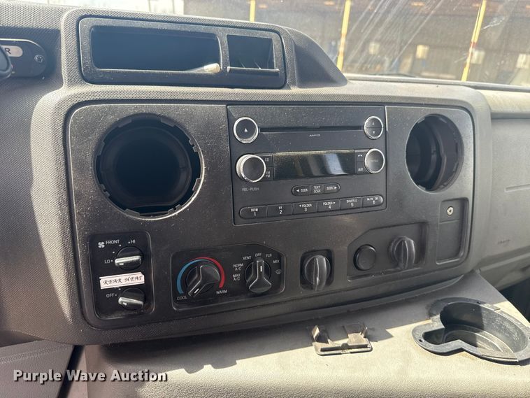 image for item DR1007 2016 Ford E450 shuttle bus