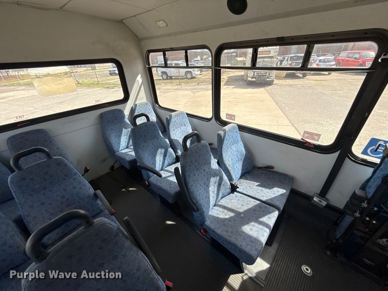 image for item DR1007 2016 Ford E450 shuttle bus