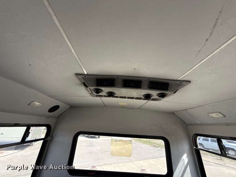 image for item DR1007 2016 Ford E450 shuttle bus