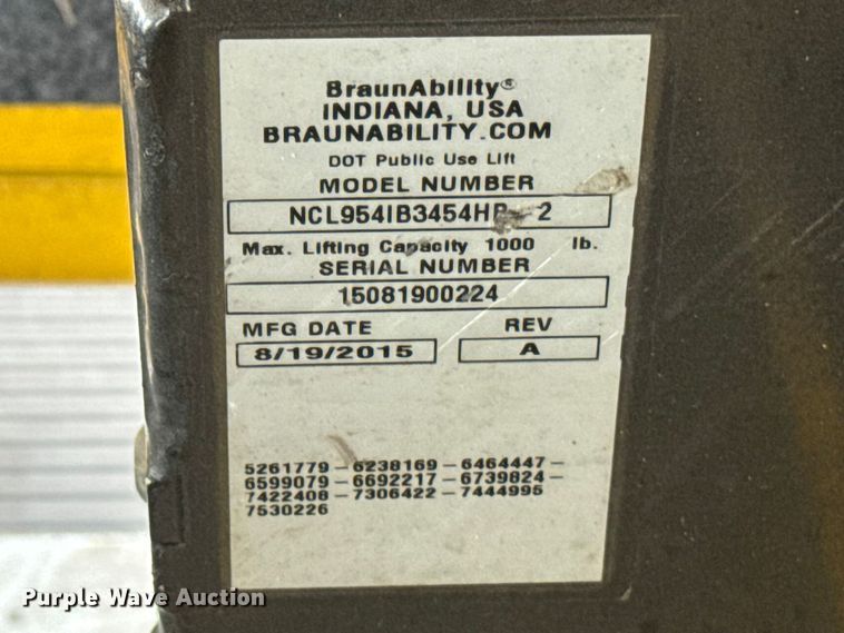 image for item DR1007 2016 Ford E450 shuttle bus