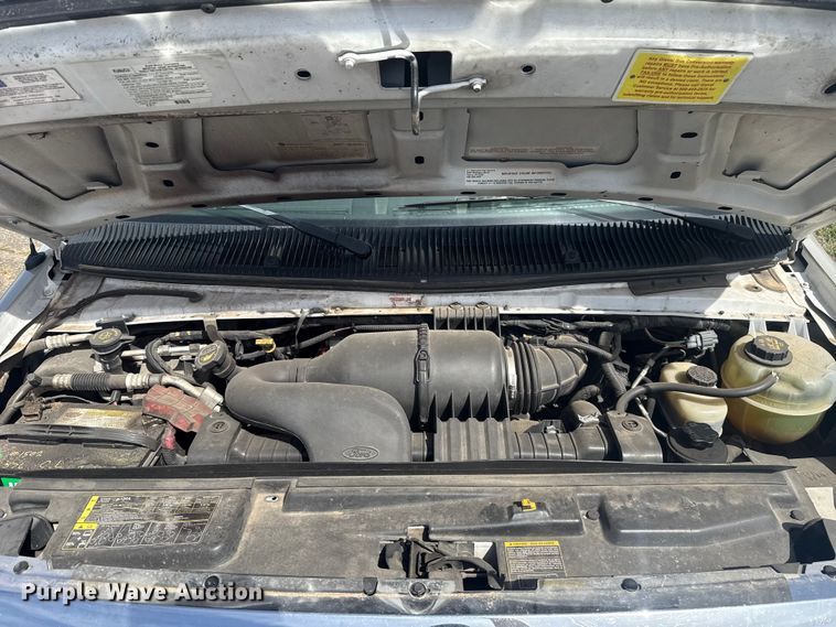 image for item DR1007 2016 Ford E450 shuttle bus