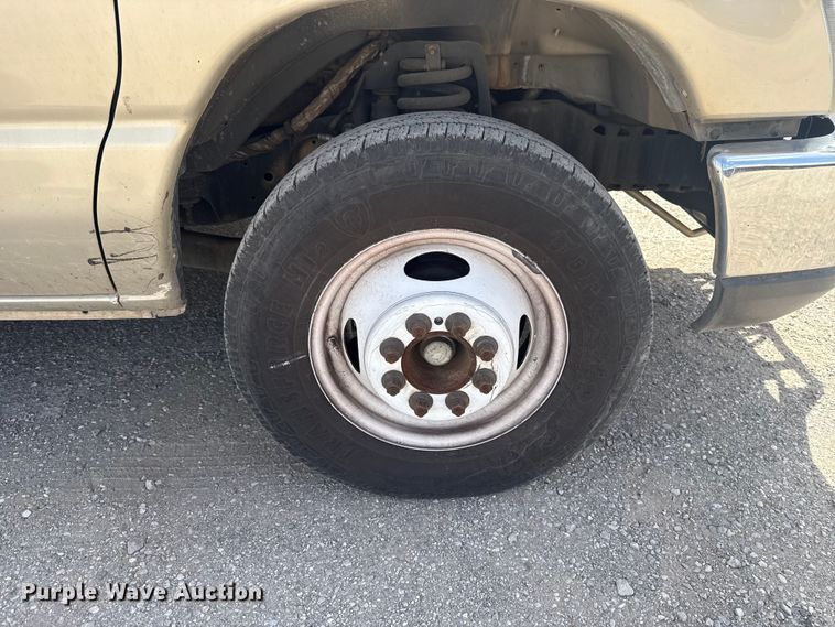 image for item DR1007 2016 Ford E450 shuttle bus