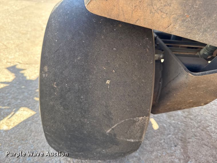 image for item DR1014 John Deere 2500B reel mower