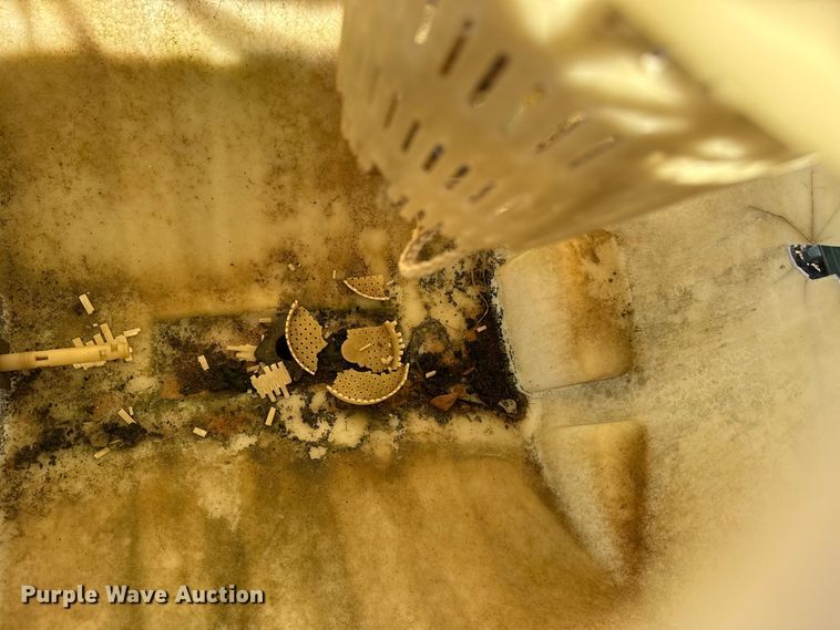 image for item DR1020 (2) water tanks on skids