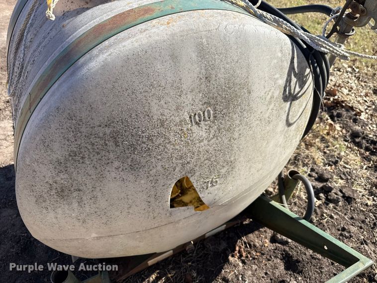 image for item DR1020 (2) water tanks on skids