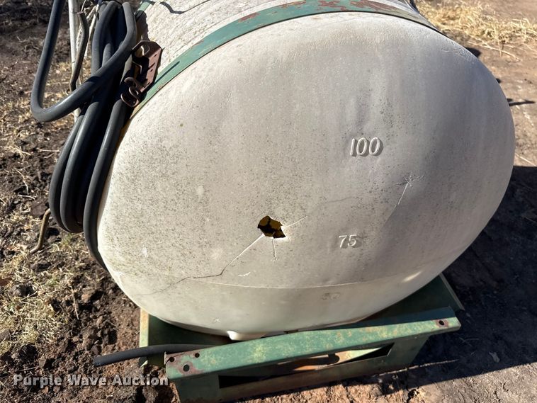 image for item DR1020 (2) water tanks on skids