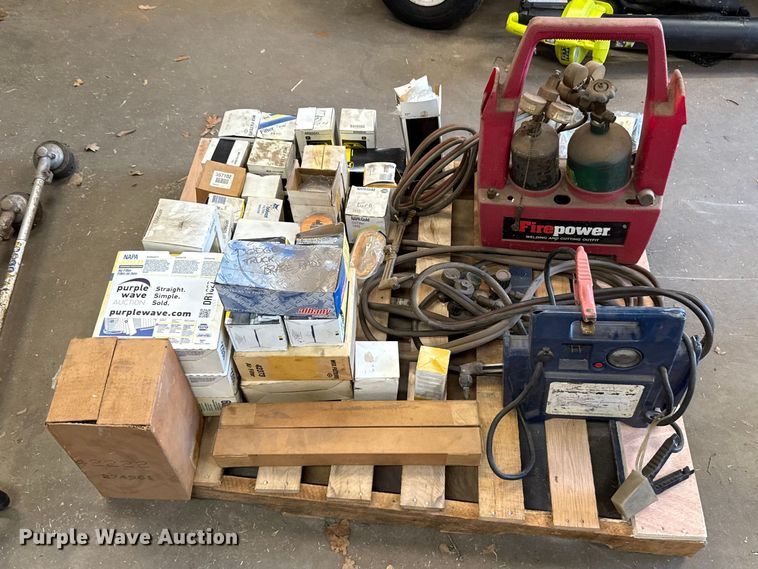 image for item DR1027 Tools and filters