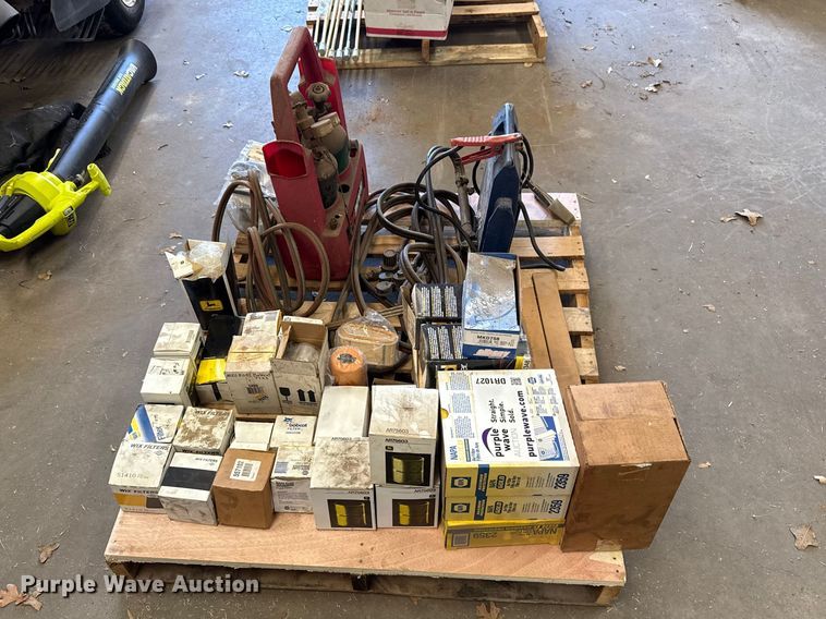 image for item DR1027 Tools and filters
