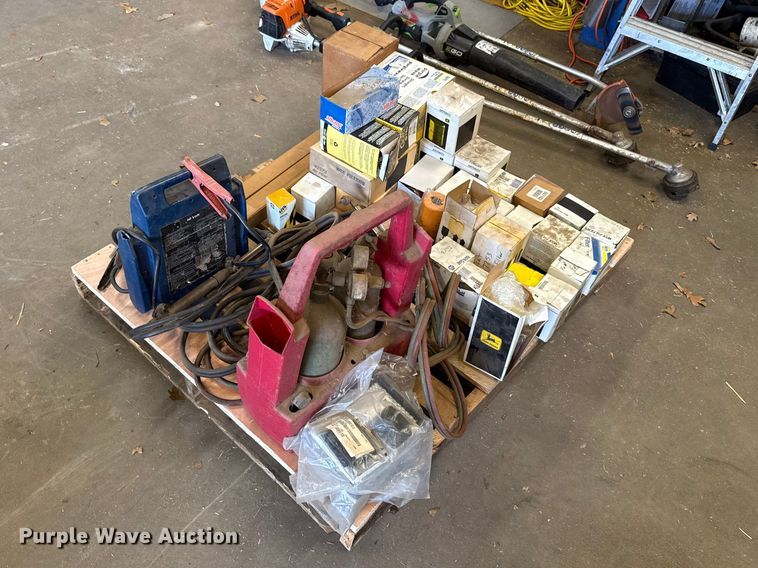 image for item DR1027 Tools and filters