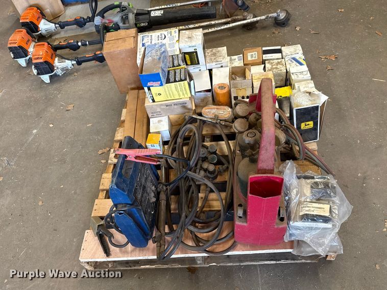 image for item DR1027 Tools and filters
