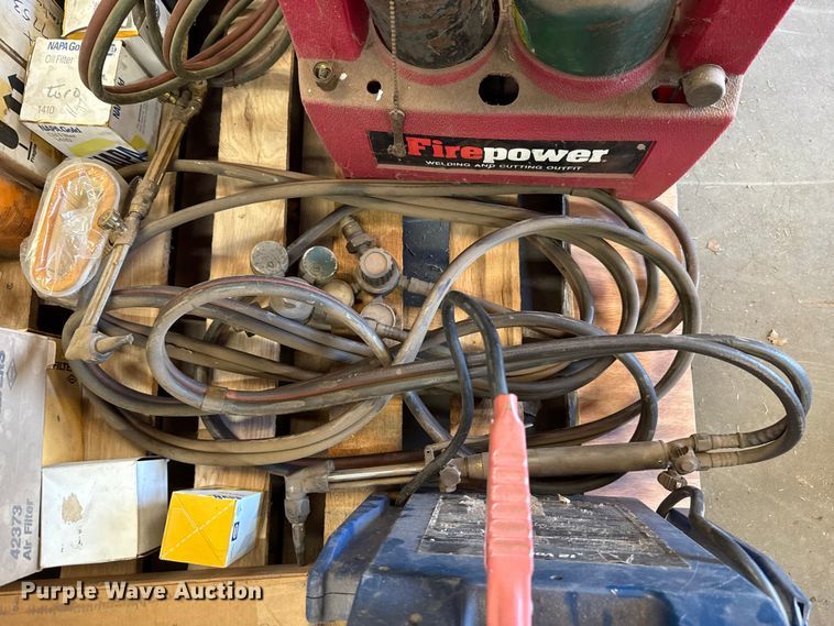 image for item DR1027 Tools and filters