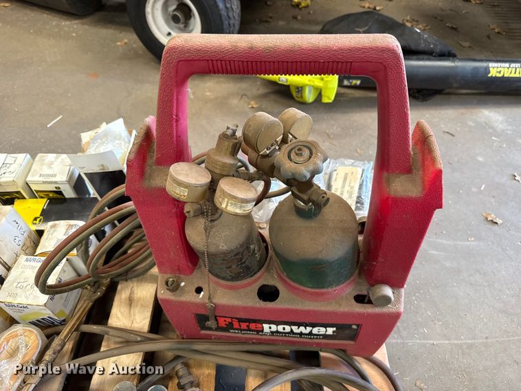 image for item DR1027 Tools and filters