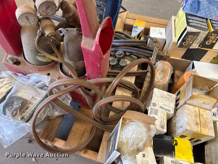 image for item DR1027 Tools and filters
