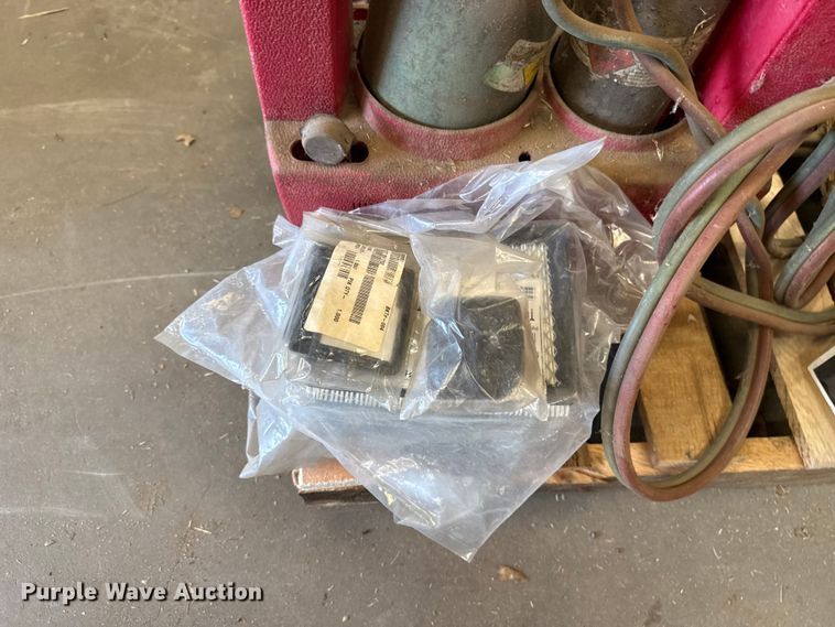 image for item DR1027 Tools and filters