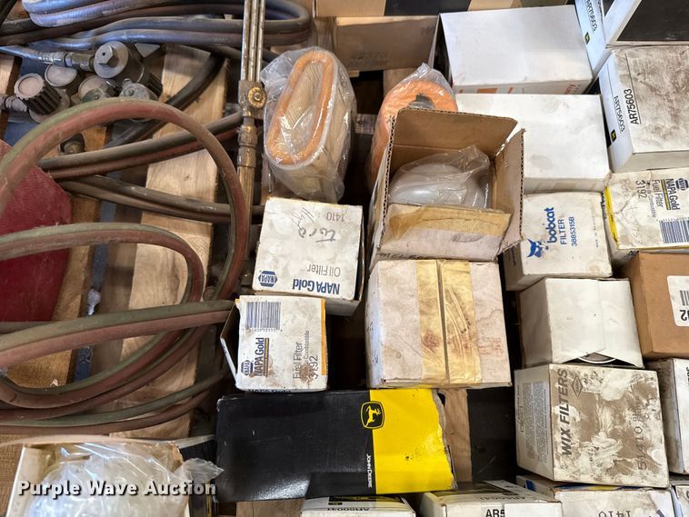 image for item DR1027 Tools and filters
