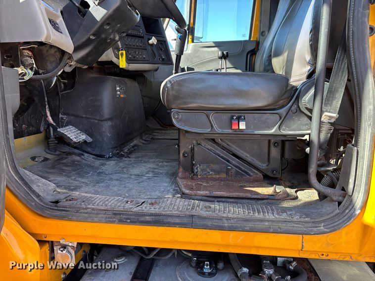 image for item DT0094 2012 International WorkStar dump truck