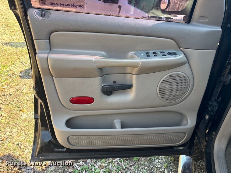 image for item DT2855 2004 Dodge Ram 1500 Ext. Cab pickup truck
