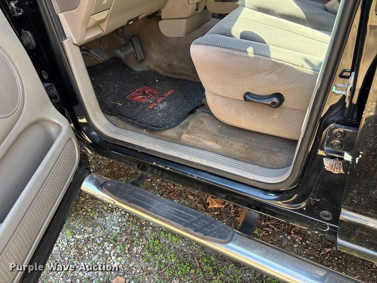 image for item DT2855 2004 Dodge Ram 1500 Ext. Cab pickup truck