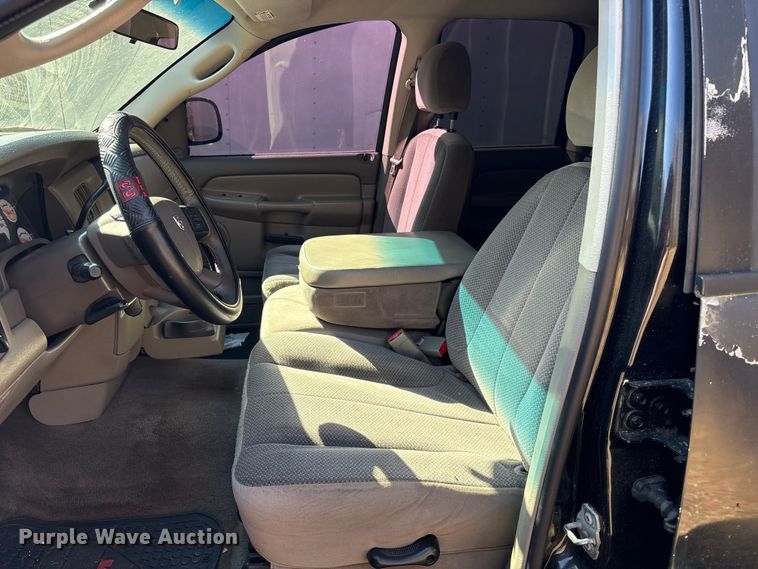 image for item DT2855 2004 Dodge Ram 1500 Ext. Cab pickup truck