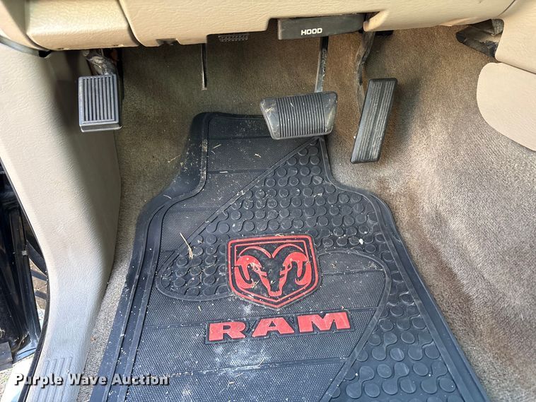 image for item DT2855 2004 Dodge Ram 1500 Ext. Cab pickup truck