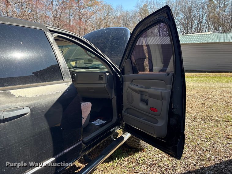 image for item DT2855 2004 Dodge Ram 1500 Ext. Cab pickup truck