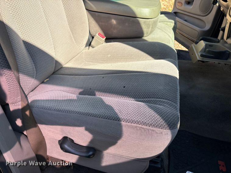 image for item DT2855 2004 Dodge Ram 1500 Ext. Cab pickup truck