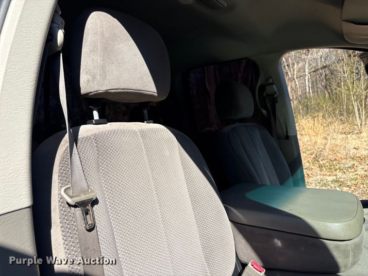 image for item DT2855 2004 Dodge Ram 1500 Ext. Cab pickup truck