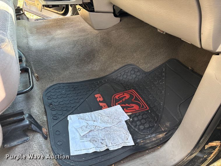 image for item DT2855 2004 Dodge Ram 1500 Ext. Cab pickup truck