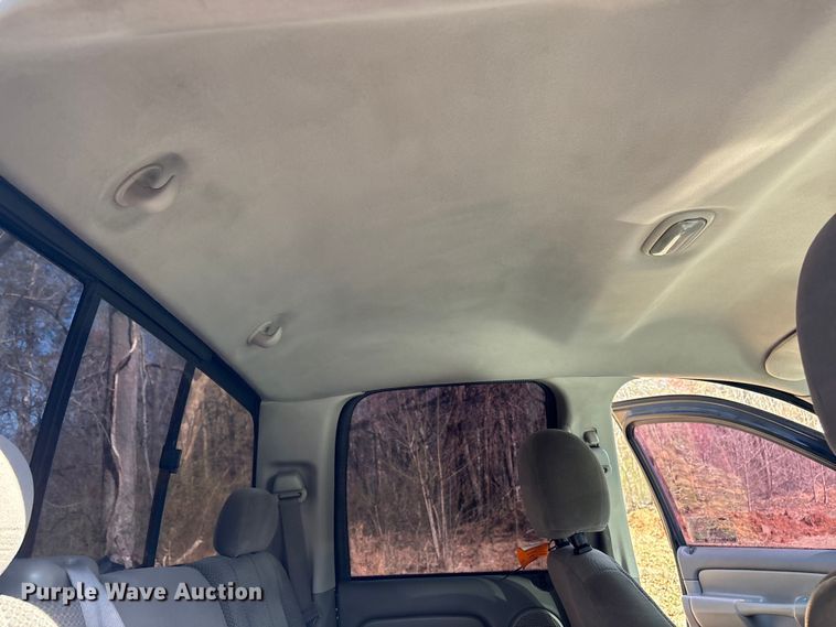 image for item DT2855 2004 Dodge Ram 1500 Ext. Cab pickup truck