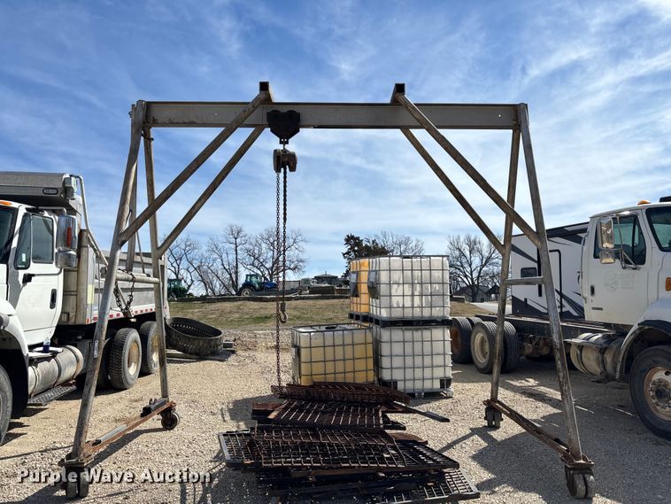 image for item DZ3980 A-frame equipment hoist