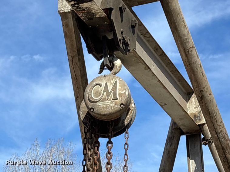 image for item DZ3980 A-frame equipment hoist