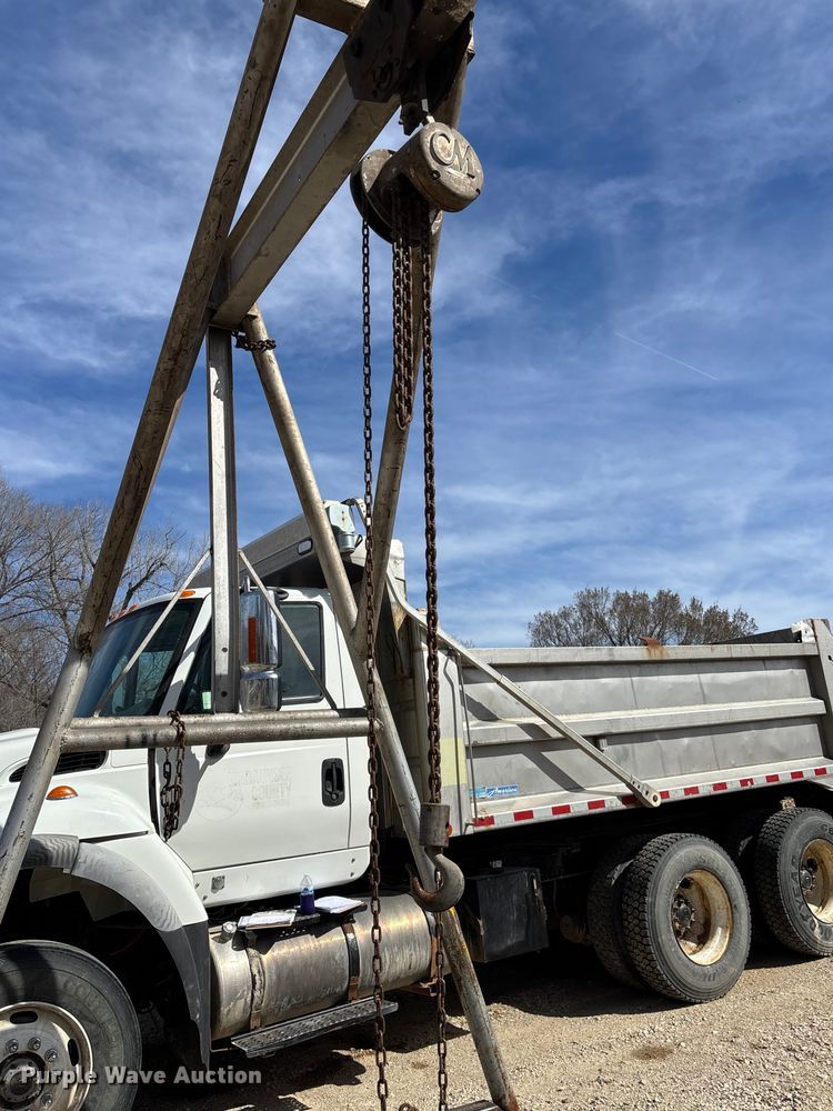 image for item DZ3980 A-frame equipment hoist