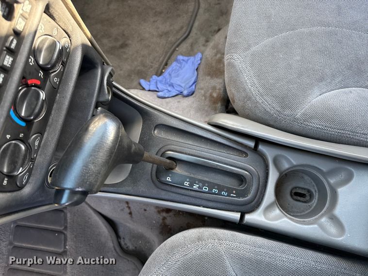 image for item DZ4273 2002 Chevrolet Malibu 