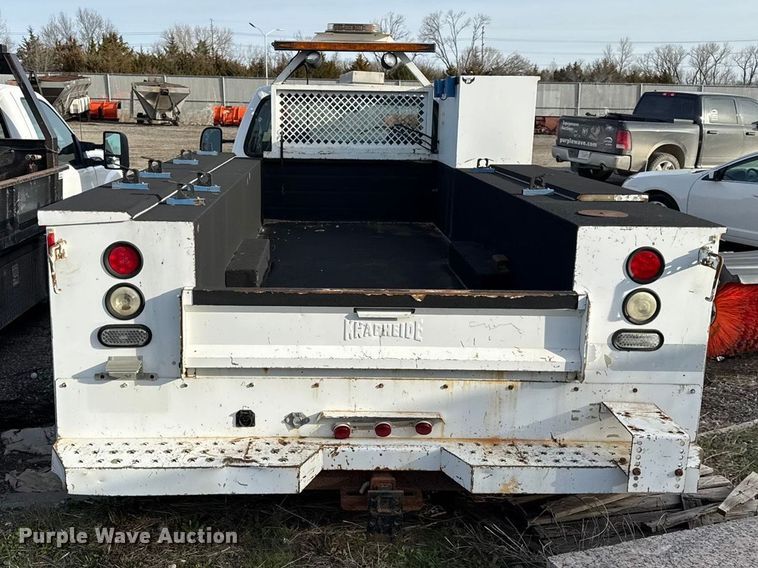 image for item DZ4413 2006 Ford F350 Super Duty utility bed pickup truck