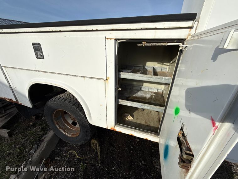 image for item DZ4413 2006 Ford F350 Super Duty utility bed pickup truck