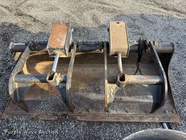image for item DZ4414 Bobcat skid steer grapple bucket