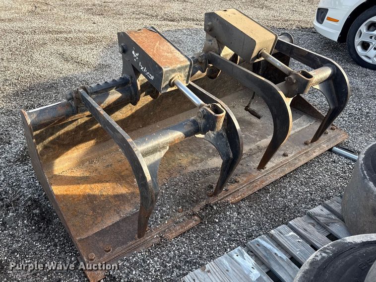 image for item DZ4414 Bobcat skid steer grapple bucket