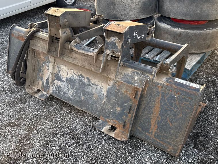 image for item DZ4414 Bobcat skid steer grapple bucket